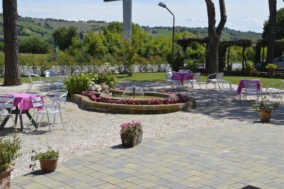 Hotel Ausonia Monte Porzio Eksteriør bilde